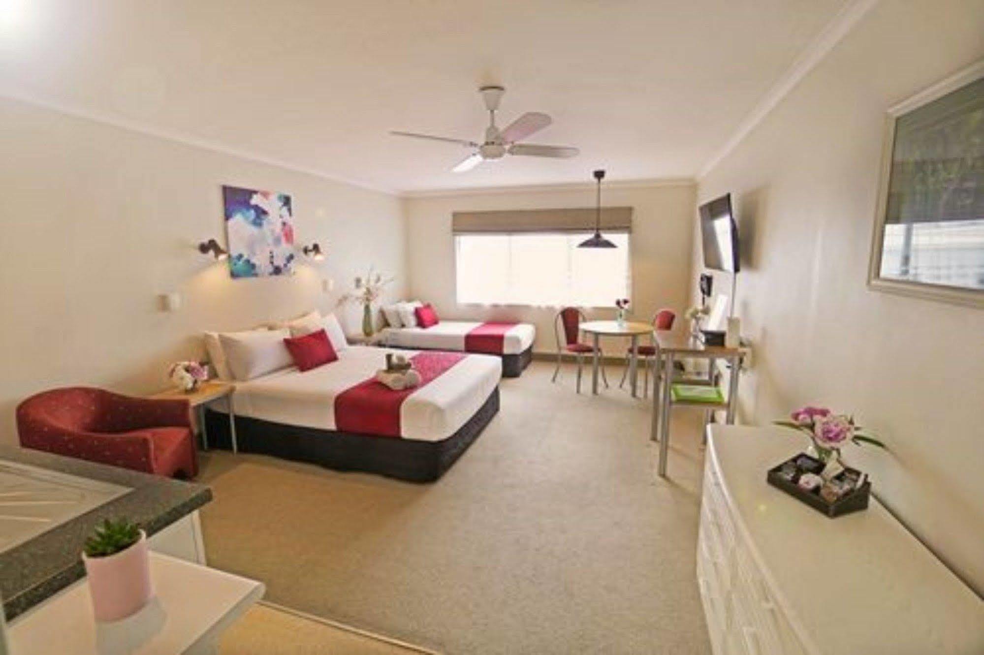 Ashwood Manor Motor Lodge Хамилтън Екстериор снимка